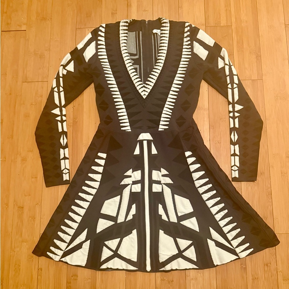 Parker black and white geometric print dress, Size MD